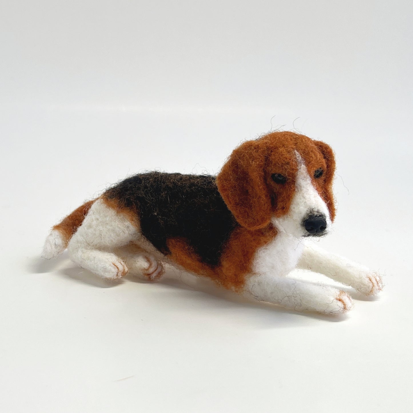 Miniature needle felted Beagle lie down_front view
